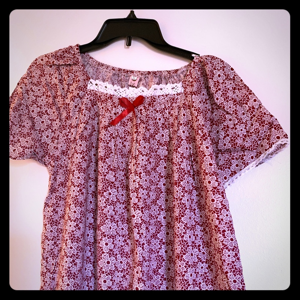 ❌SOLD ❌ON ANOTHER APP❌🎀 women night gown 🎀